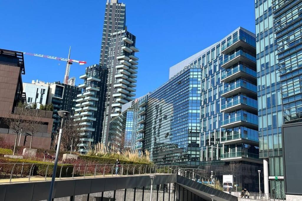 Modern Apartment - Walking Distance To Milan Central Station ภายนอก รูปภาพ